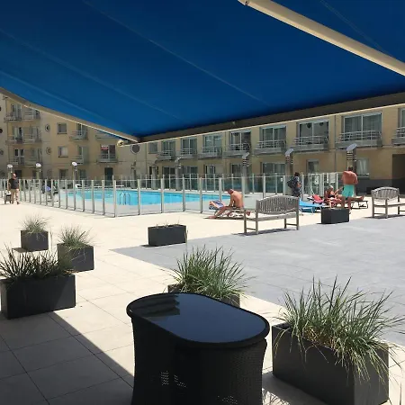 4 Pers Met Frontaal Zeezicht&privé Zwembad Apartamento