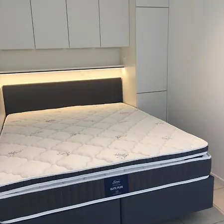 4 Pers Met Frontaal Zeezicht & Prive Zwembad Apartment