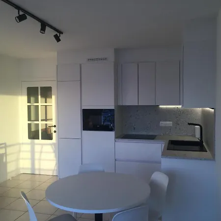 Apartment 4 Pers Met Frontaal Zeezicht & Prive Zwembad *