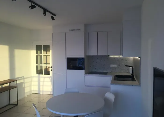 Apartment 4 Pers Met Frontaal Zeezicht & Prive Zwembad *